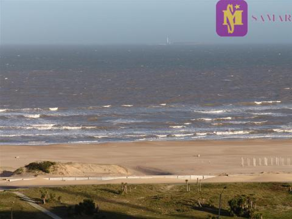 Alquiler temporario de apartamento en la brava, 3 dormitorios y dependencia
