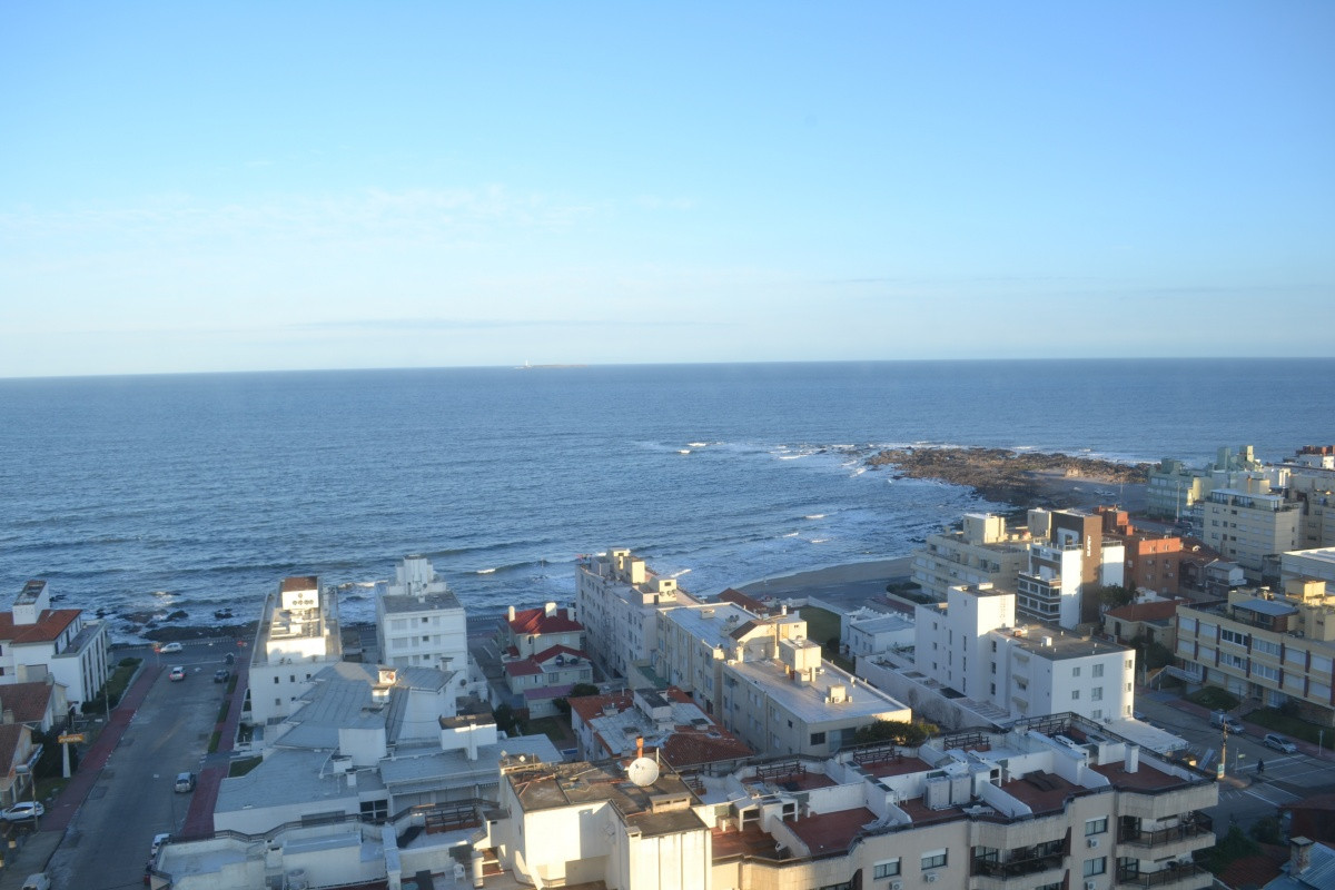 ALQUILER 2 DORMITORIOS PUNTA DEL ESTE CON VISTA AL MAR
