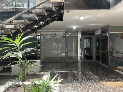 Local comercial en galería sobre Gorlero