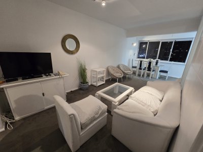 Venta apartamento 1 dormitorio y medio en Punta del este, Primera línea