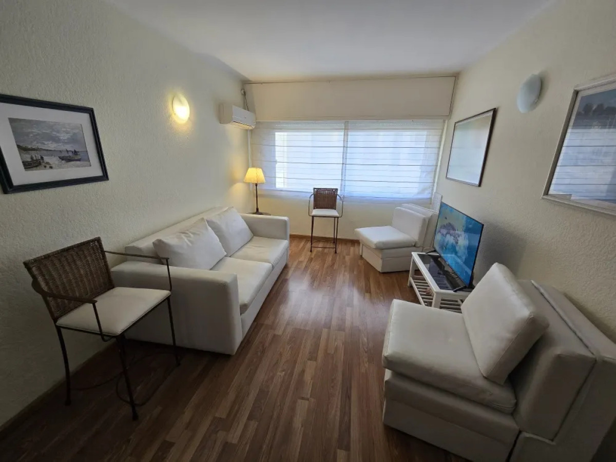 Alquiler Apartamento con vista al mar 1 dormitorio en Península, Punta del este 