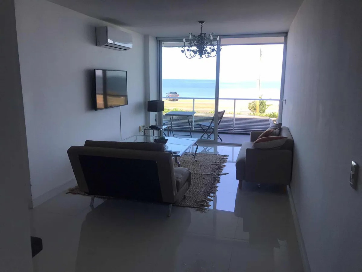 Alquiler apartamento frente al mar 1 dormitorio Playa Mansa, Punta del este