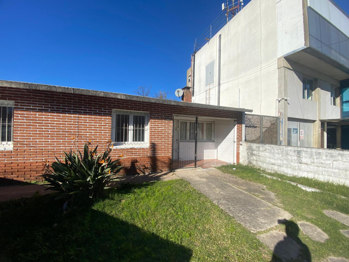 Venta Terreno 1056m2 en centro Maldonado en estratégica avenida 