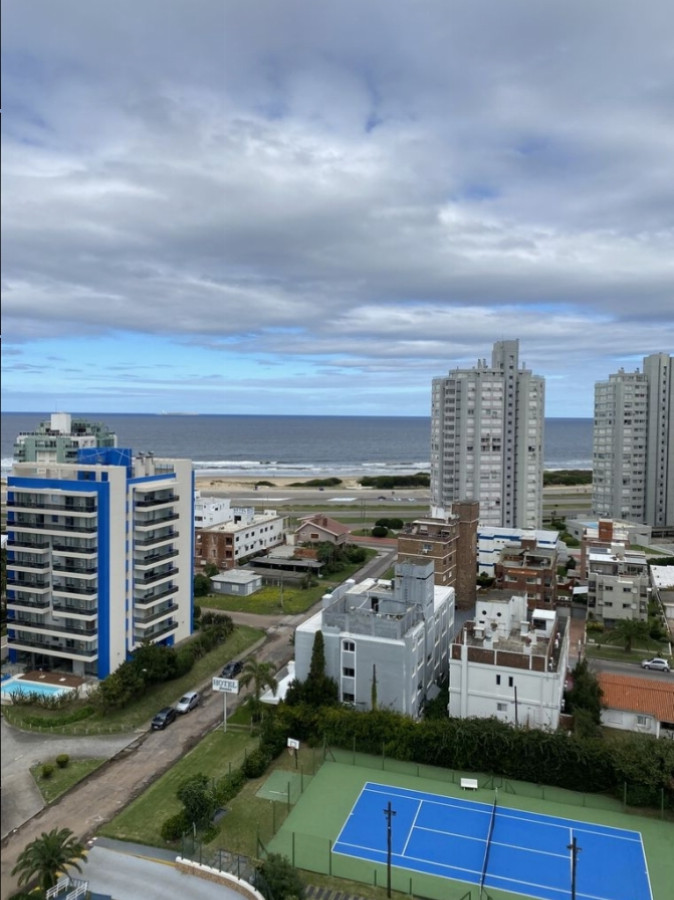 Venta de apto 2 dormitorios y medio