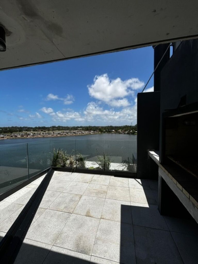 Venta apto en Parque Miramar 2 dormitorios vista al lago