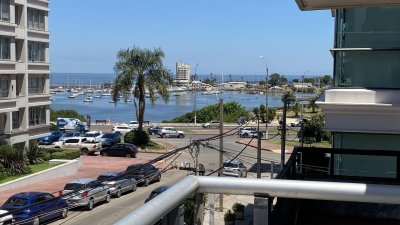 VENTA Casa Buceo 5 dorm a metros del mar y WTC