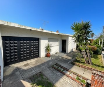 3 CASAS EN UN MISMO PADRÓN 