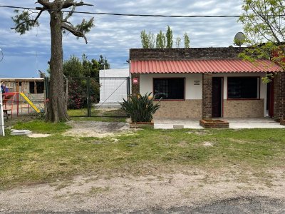 Casa en Venta | 2 Dormitorios + galpón de 200m²| Precio: U$D 160.000
