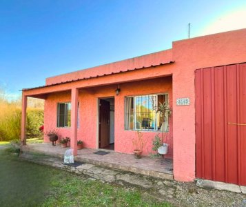 CASA EN ALQUILER CON AMPLIO PREDIO