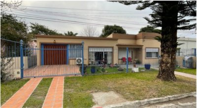 Casa en Venta  A Metros de la Rambla, Colonia del Sacramento Precio: U$S 280.000
