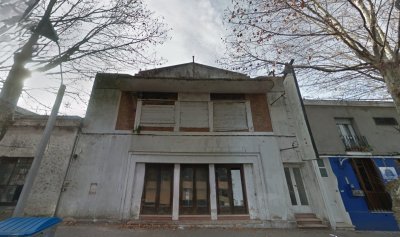 Ex Cine en Venta  Oportunidad Única en el Corazón de Colonia del Sacramento