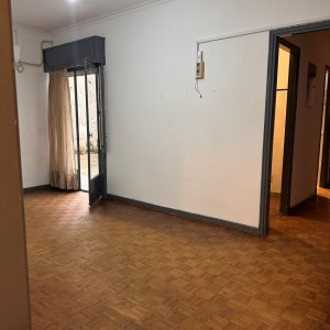 Alquiler apartamento en Centro 1 dormitorio con gran patio exclusivo.