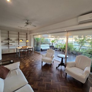 Alquiler penthouse en Pocitos 2 dormitorio con garaje y amoblado.