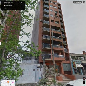 Alquiler Apartamento Monoambiente en Pocitos con divisiones, balcón y opción garaje. 