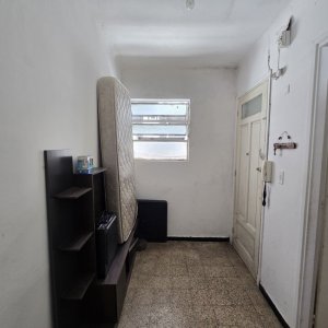 Alquiler Apartamento en zona Centro, 3 dormitorios, baño y balcón