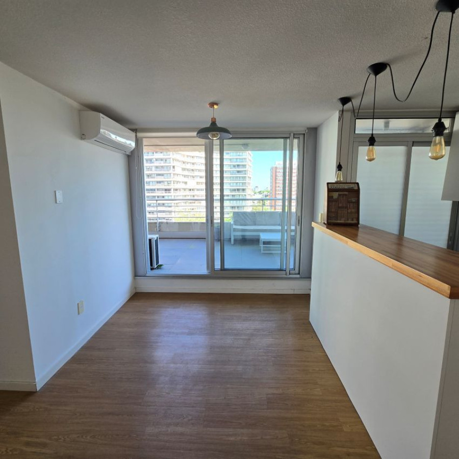 Venta apartamento Malvin 1 dormitorio y garaje.