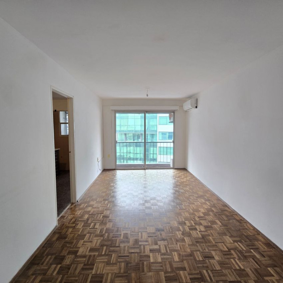 Venta apartamento, 3 dormitorios, 2 baños, Cordon.