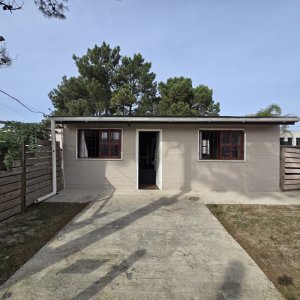 Venta casa, 2 dormitorios, gran terreno, con renta, financiado parcialmente, El Pinar, Ciudad de la Costa