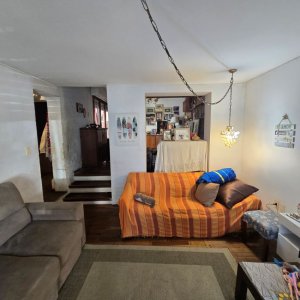 Venta casa Parque Batlle a reciclar 3 dormitorios, 3 baños, fondo, garaje.