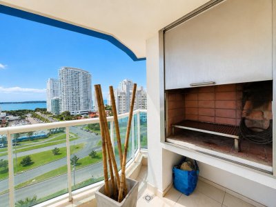 Apartamento en venta en Punta del este 2 dormitorios y 3 baños 