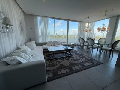 Penthouse en venta de 3 dormitorios en Punta del este oportunidad