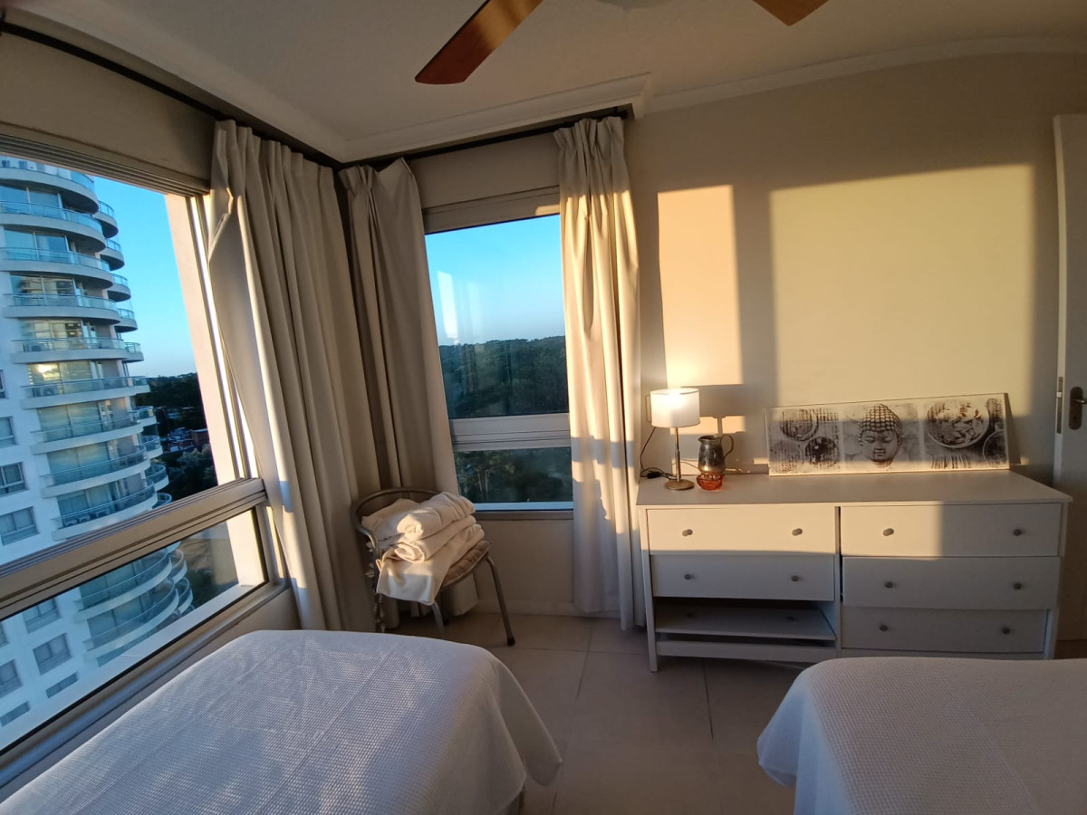 Venta apartamento en Punta del Este 2 dormitorios 2 baños Ocean Drive 