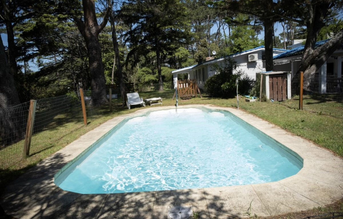 Casa en alquiler temporal en Punta del Este 5 dormitorios con piscina 