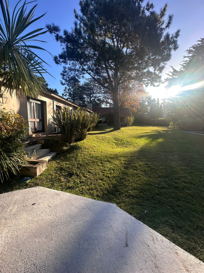 Casa en venta de 10 dormitorios en Punta del este con piscina