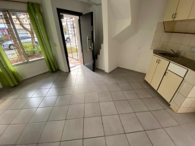 Apartamento Tipo  Casa En Alquiler Reducto 1 Dorm Duplex