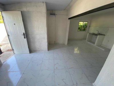 Casa en alquiler - Santiago Vázquez 