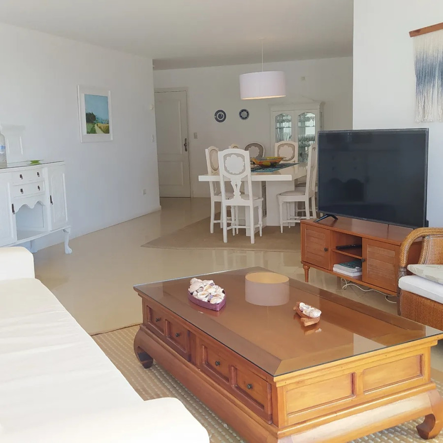 Imagen de Playa Brava | Planta de 120 m² Propios con Doble Suite y Dependencia a metros del Mar