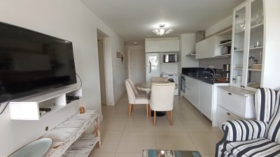 Alquiler de apartamento de 1 dormitorio y medio con servicios