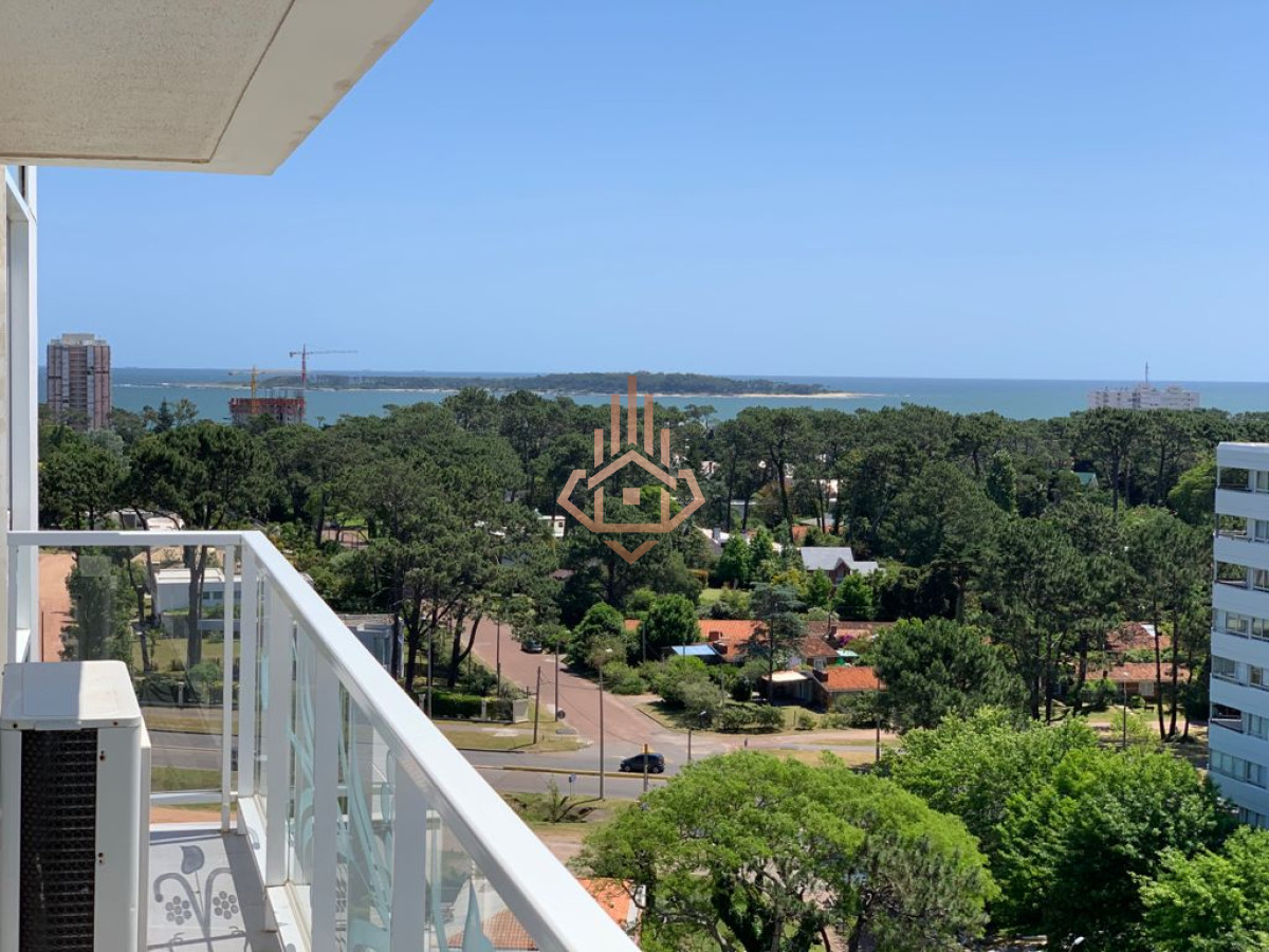 Venta en Punta del Este Edificio Yoo 1 Dormitorio y medio