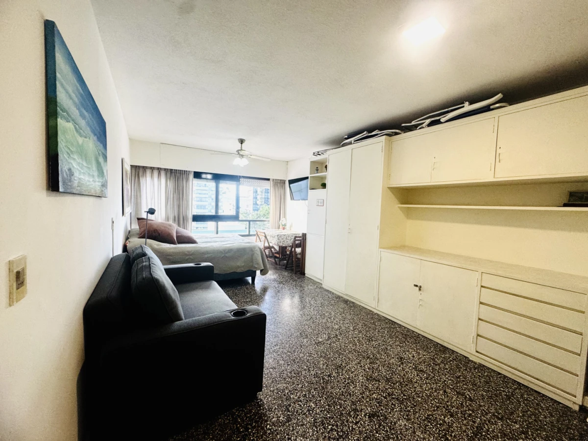 Alquiler anual Monoambiente.