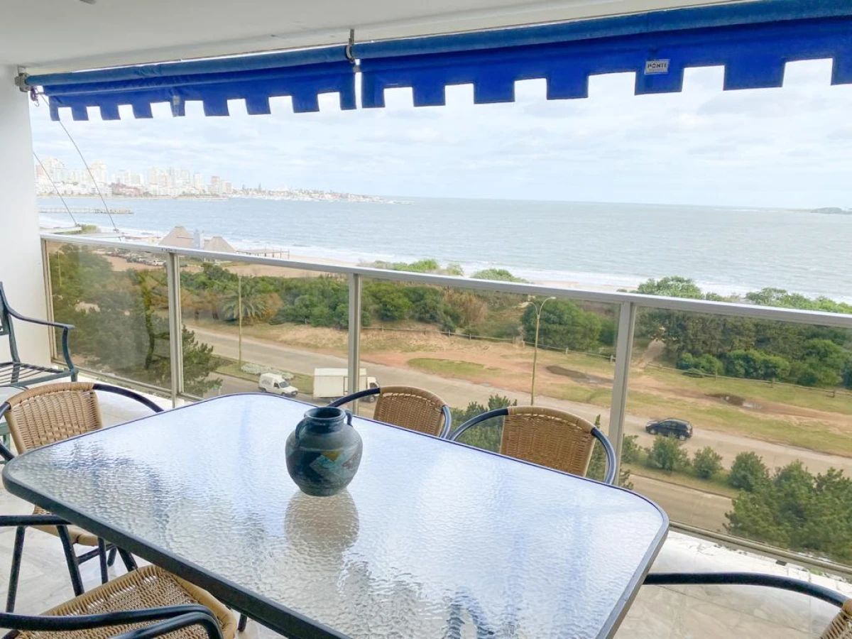 Apartamento 4 dormitorios Venta en Punta del Este.