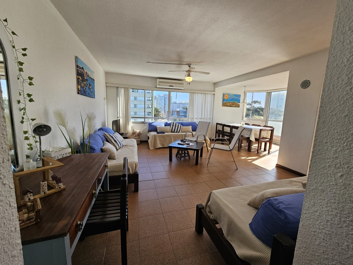 Alquiler temporal, e cuartos y medio, zona Roosevelt