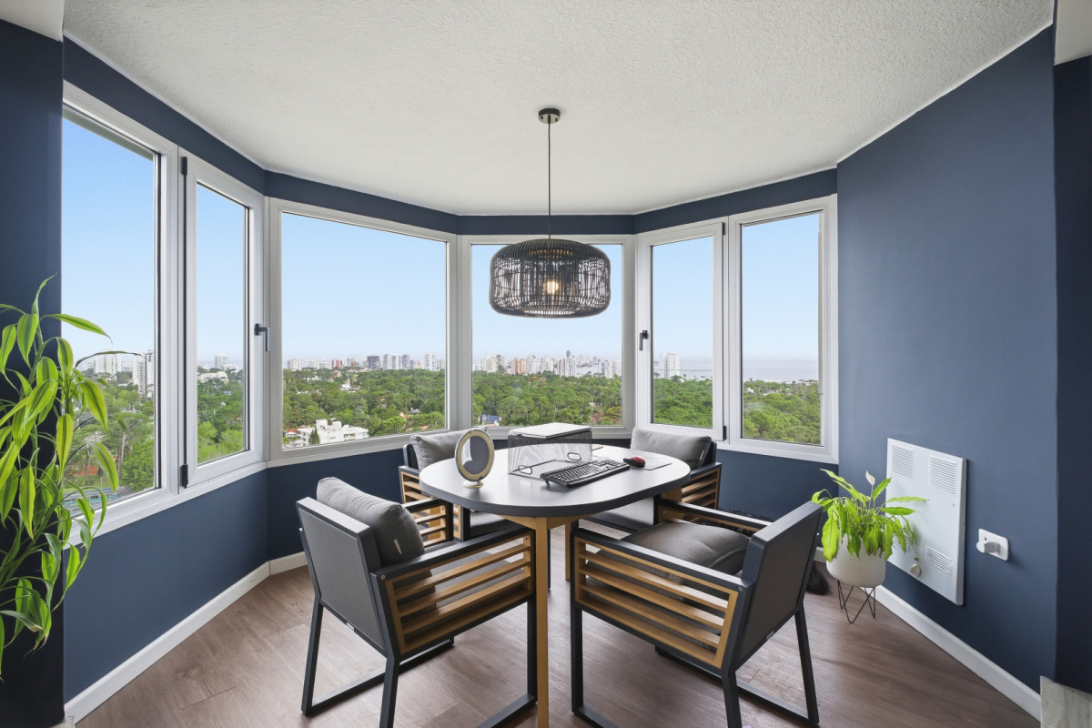 Venta apartamento con vista al mar 3 dormitorios Roosevelt- Punta del Est.