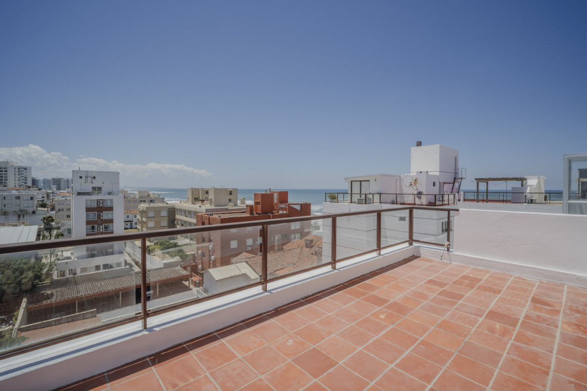 Venta Departamento 2 Dormitorios con Terraza Exclusiva y Vista al Mar - Península