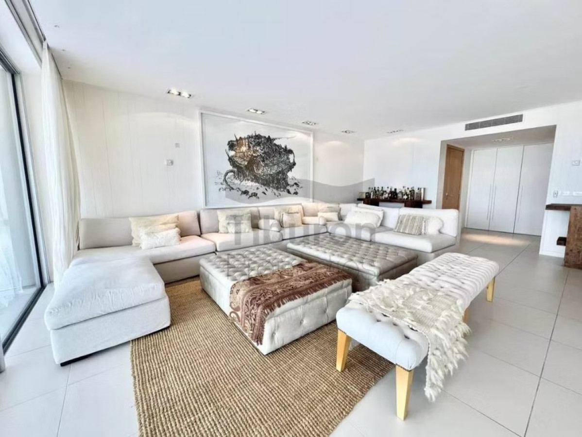  TIBURON PROPERTIES LOGO web - blanco.png TIBURON PROPERTIES LOGO web - blanco.png Tiburon Terrazas - SS 106