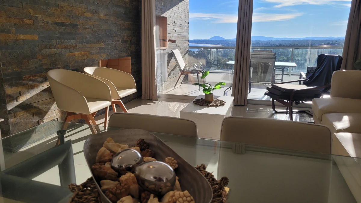 Apartamento dúplex en venta con vista panorámica en Punta Ballena