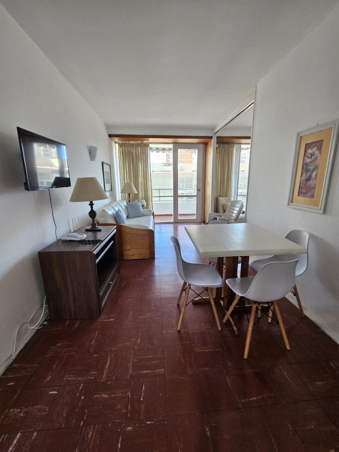 SE VENDE APARTAMENTO DE UN DORMITORIO CON BALCON EN LA PENINSULA DE PUNTA DLE ESTE