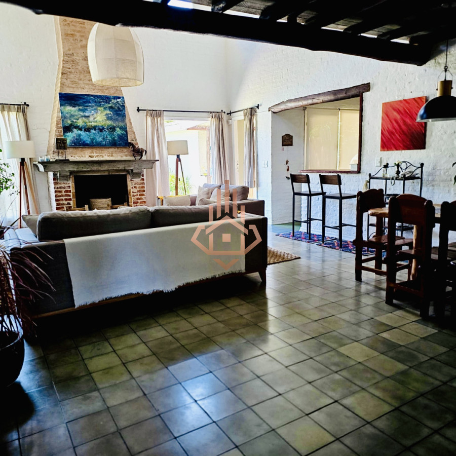 Venta casa de 4 dormitorios en la barra con piscina climatizada