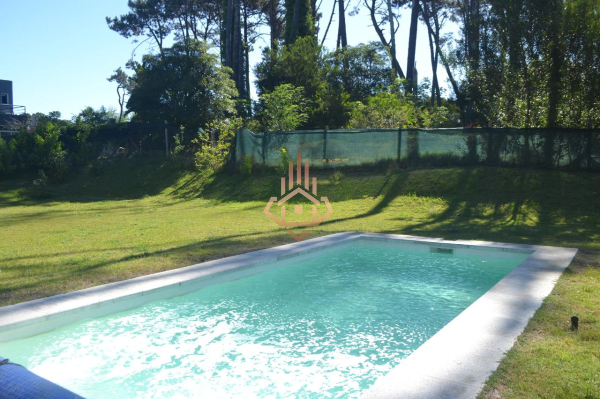 Alquiler de Temporada casa de 3 dormitorios en Punta del Este.