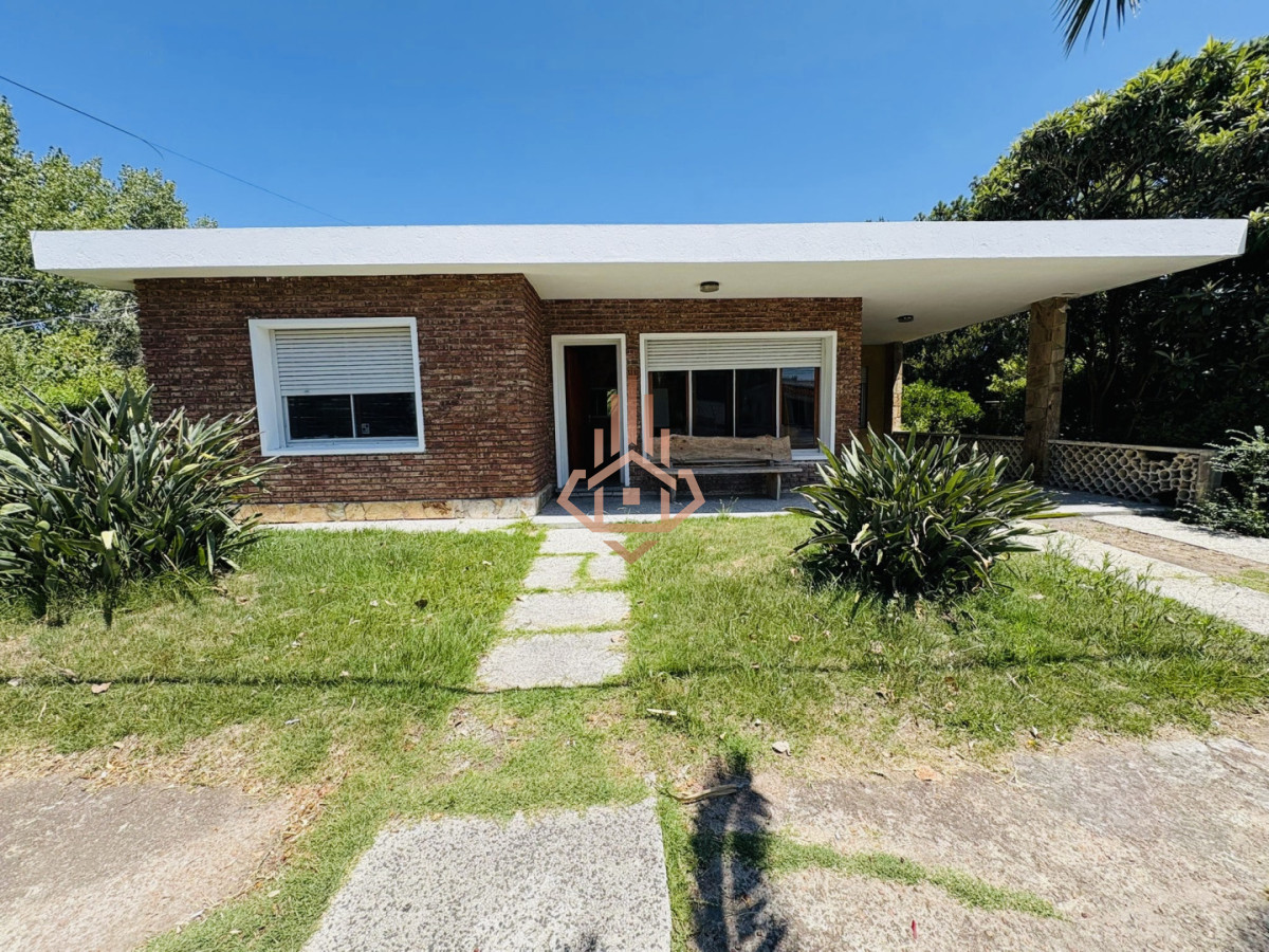 Casa en alquiler anual de 3 dormitorios en Piriapolis