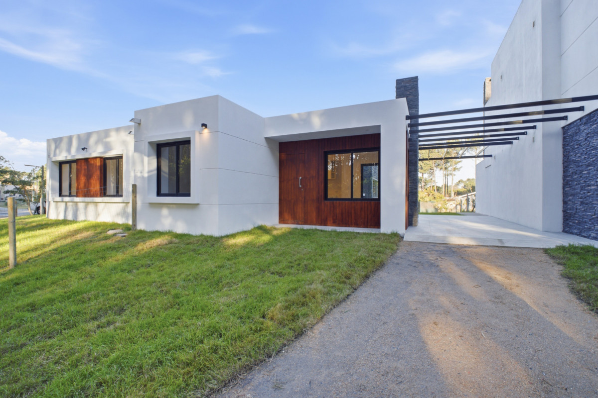 Venta Casa Construcción Tradicional en Pinares Burnett