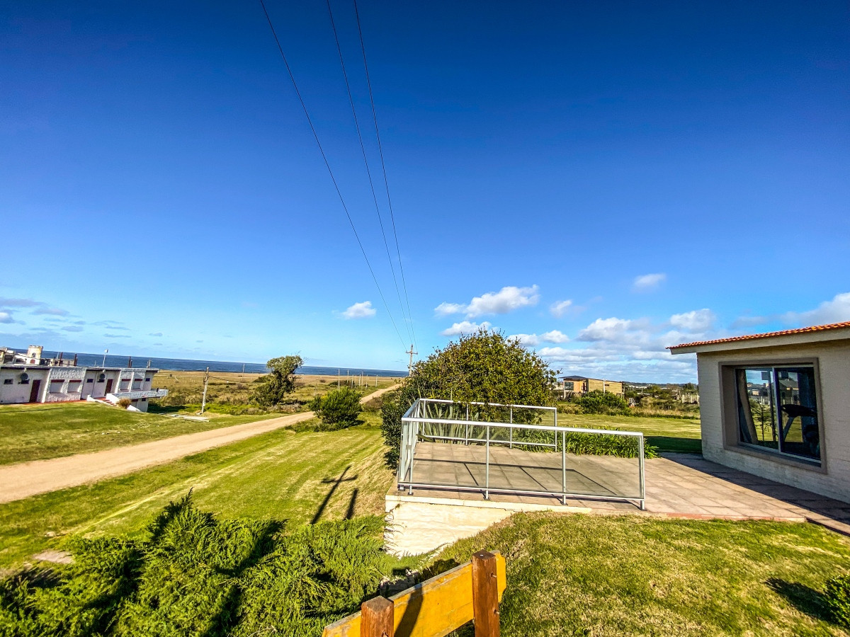 Hermosa Casa con Vista al mar en Barra de Portezuelo