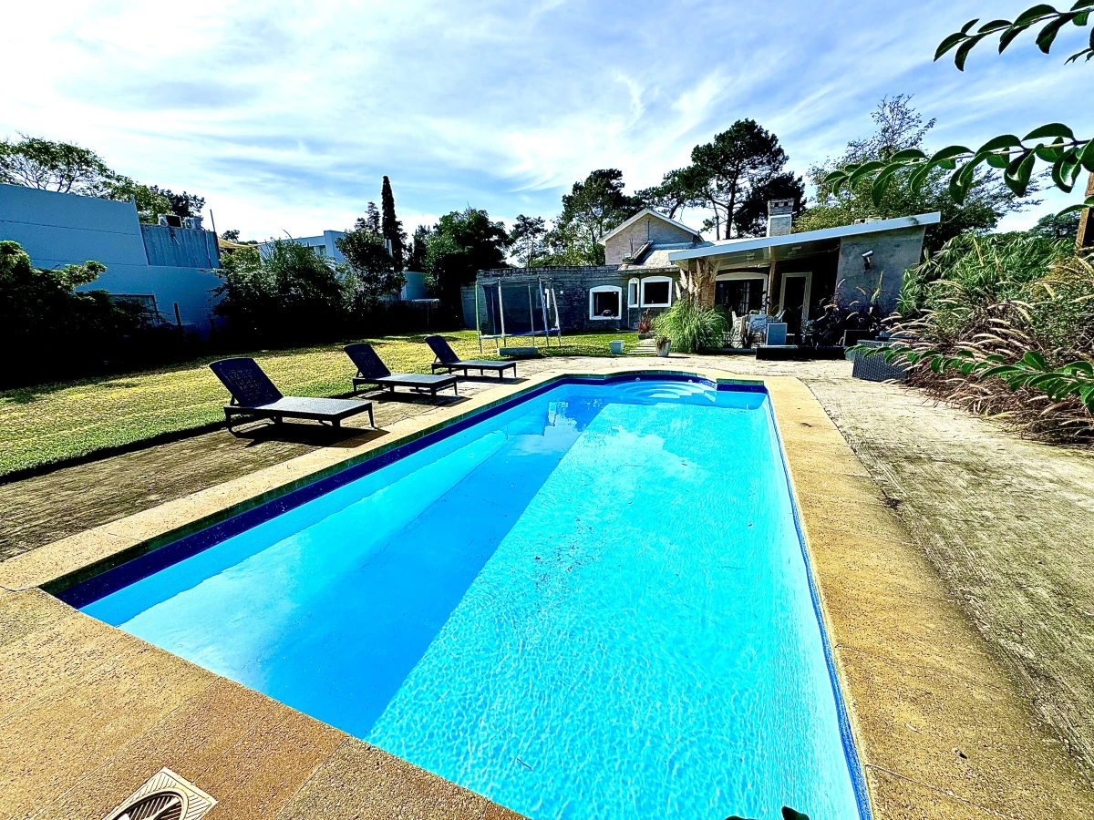 Casa en Jardines de Córdoba, Uruguay