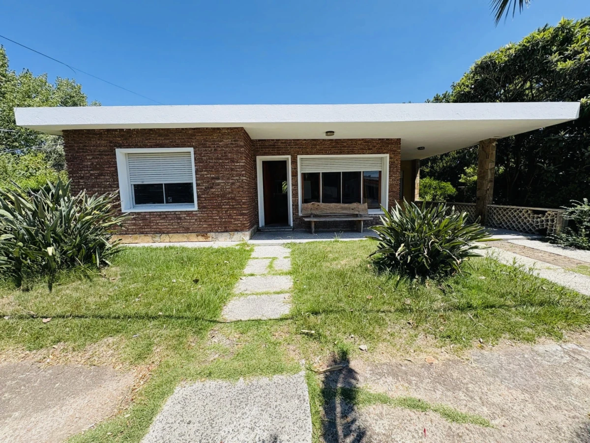 Alquiler anual en Piriapolis, 3 dormitorios, cerca de todo.