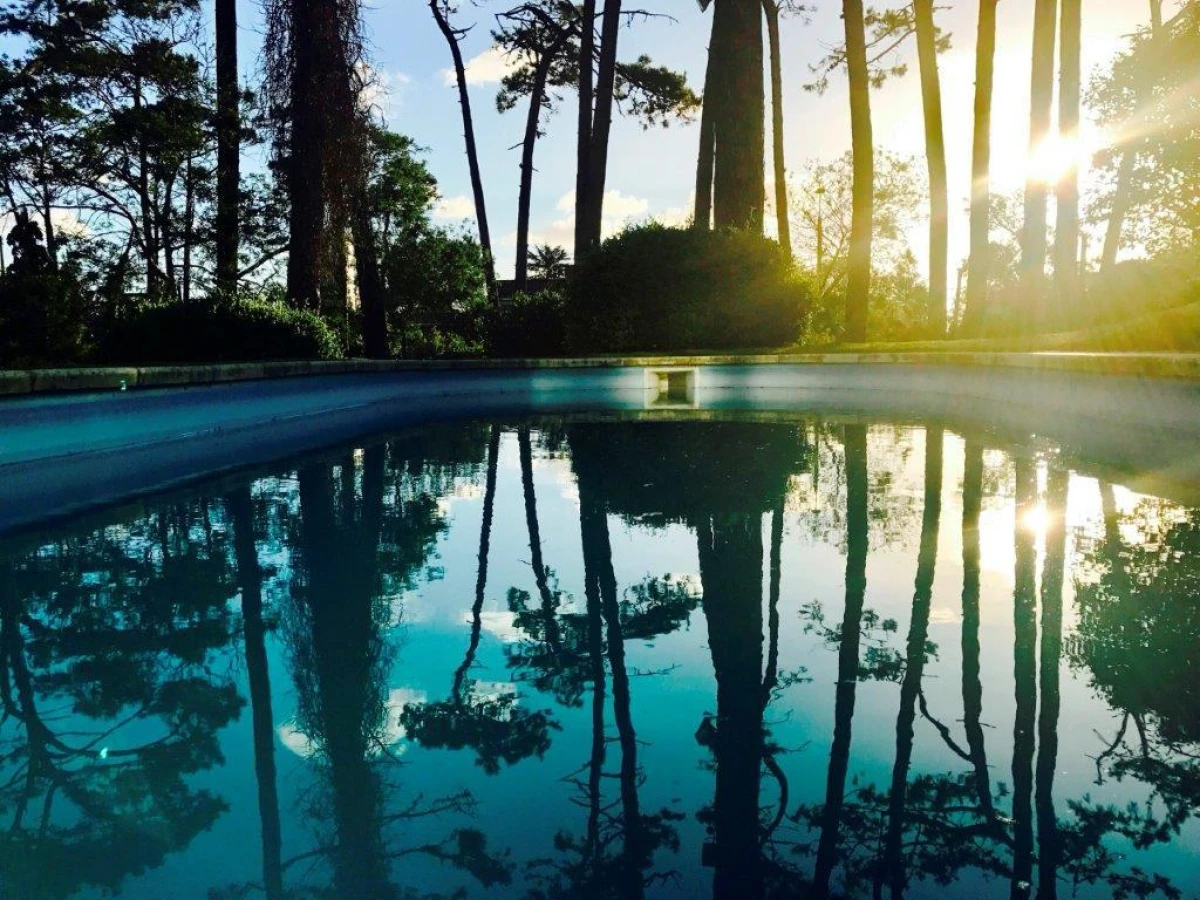 Casa en Venta Manzana Completa, 6 Dormitorioscon Proyecto Aprobado de Condo Hotel Barrio Mansa