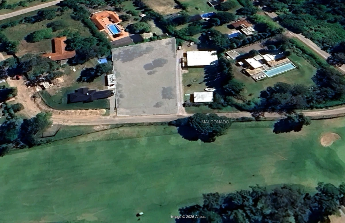 Venta de Espectacular terreno en la zona exclusiva de Golf en Punta del Este